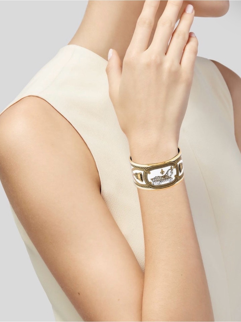 Hermès Grand Apparat Extra Wide Enamel Bangle Bracelet White/Gold size 70mm